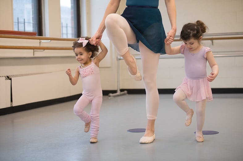 Lớp học múa ba lê tại Việt Thương Music School