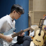 Học nhạc cụ – bộ môn được nhiều ba mẹ lựa chọn cho bé khi vào hè