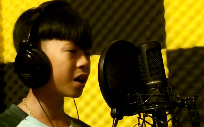 Trẻ nghe nhạc người lớn, tình yêu ủy mị: Đừng giết chết tuổi thơ của trẻ