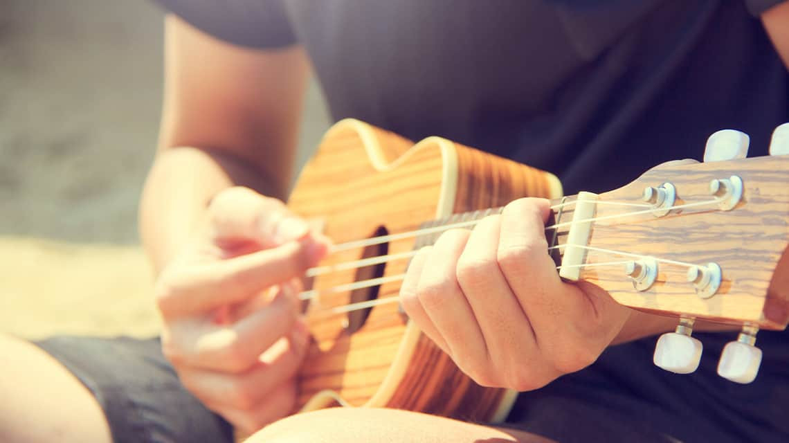 Người chơi đàn ukulele